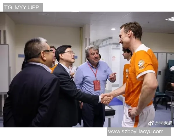 世界级足球球星真情馈赠亲笔签名球衣引发球迷热烈追捧 世界级足球球星真情馈赠亲笔签名球衣引发球迷热烈追捧